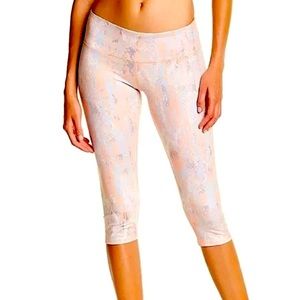 Alo Yoga Python Snakeskin Blush Peach Print Crop Leggings size xs